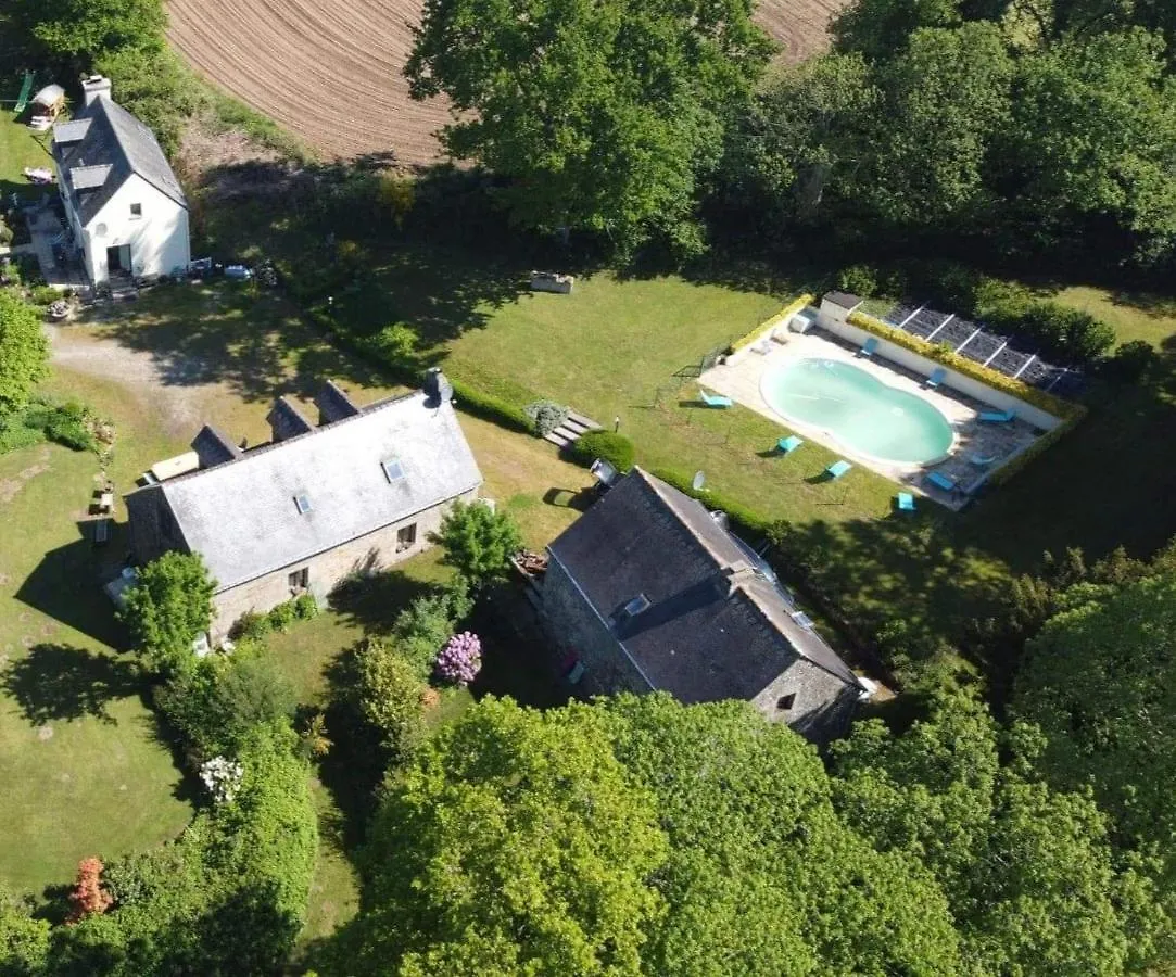 Hameau Kerhotten Langoelan Holiday home