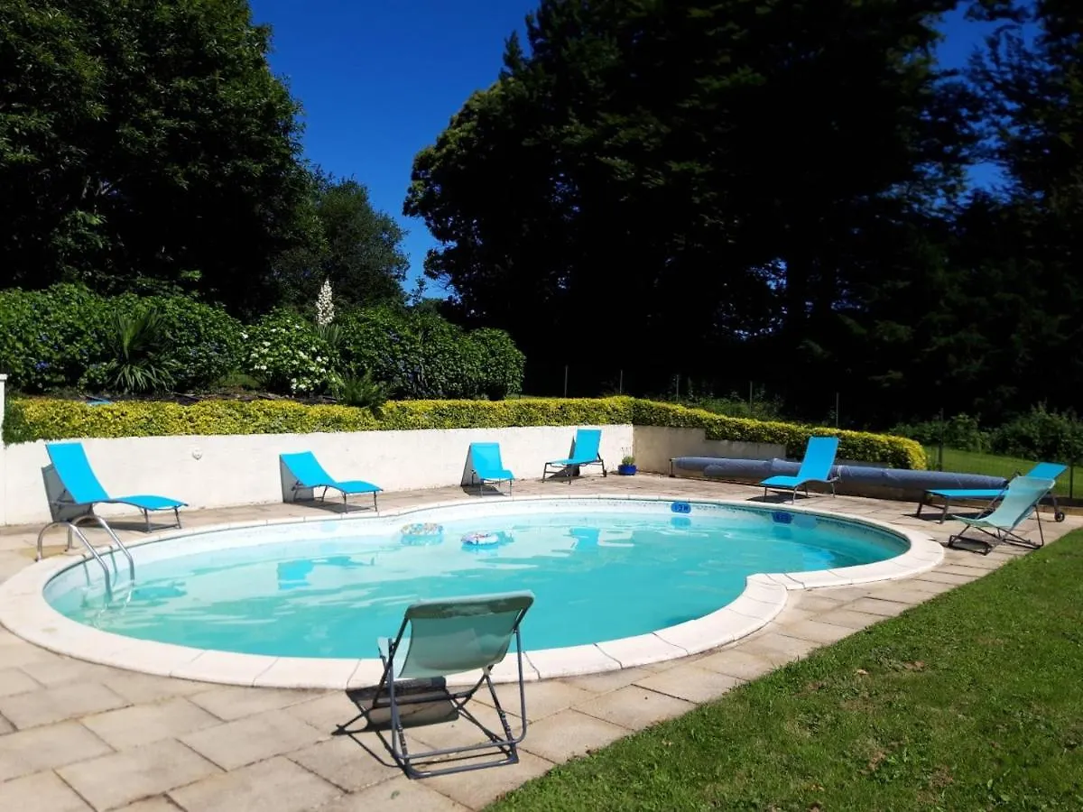Holiday home Hameau Kerhotten Langoelan