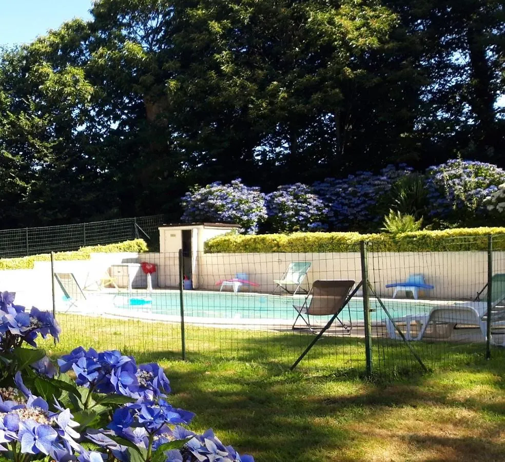 Holiday home Hameau Kerhotten Langoelan